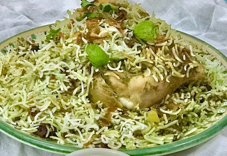 Hariyali Chicken Gravy